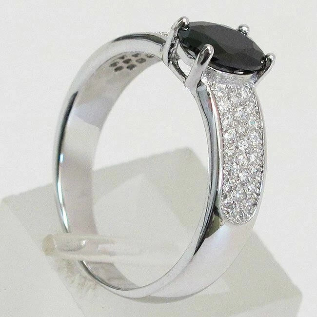 Noir Oval – 925 Sterling Silver